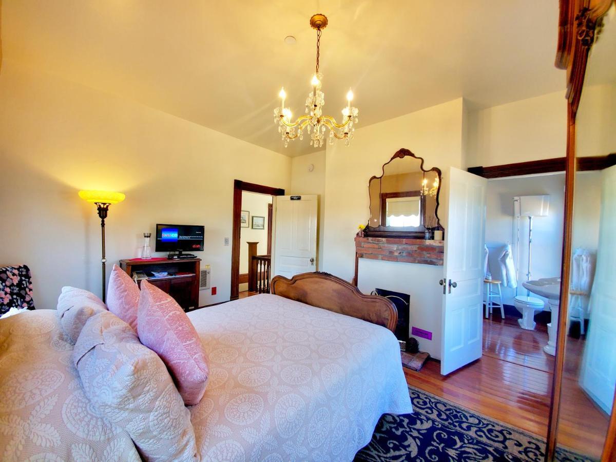 Captain'S Inn At Moss Landing Εξωτερικό φωτογραφία